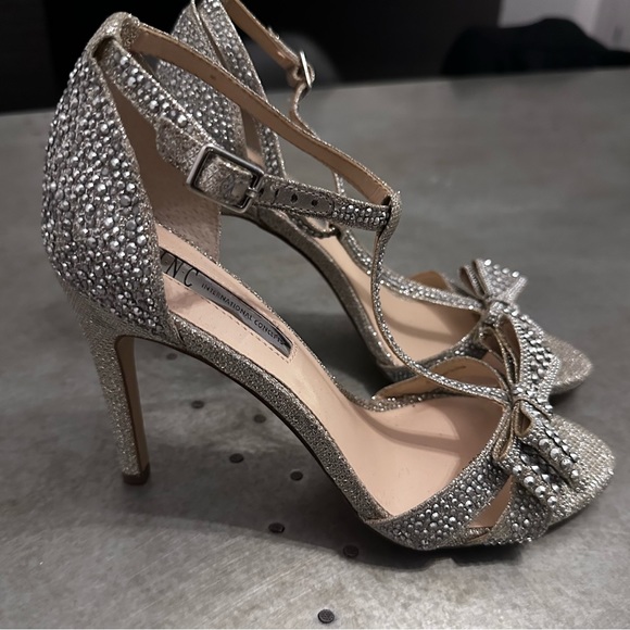 CRYSTAL HEELS 🎀 - Picture 2 of 11